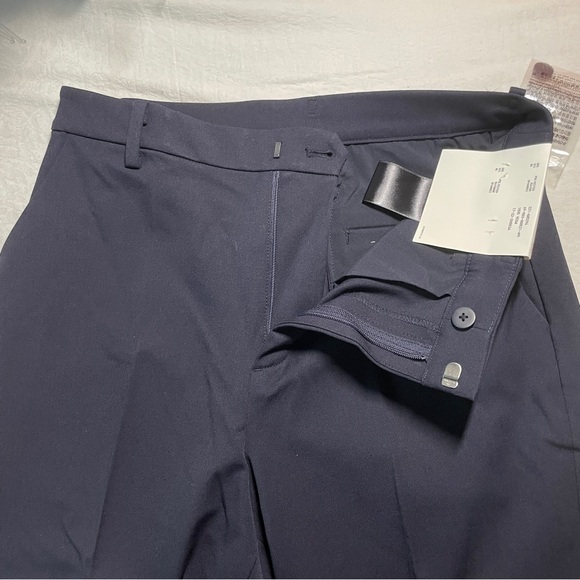 Uniqlo Smart Ankle Pants 2-way Stretch in Navy - Picture 9 of 10